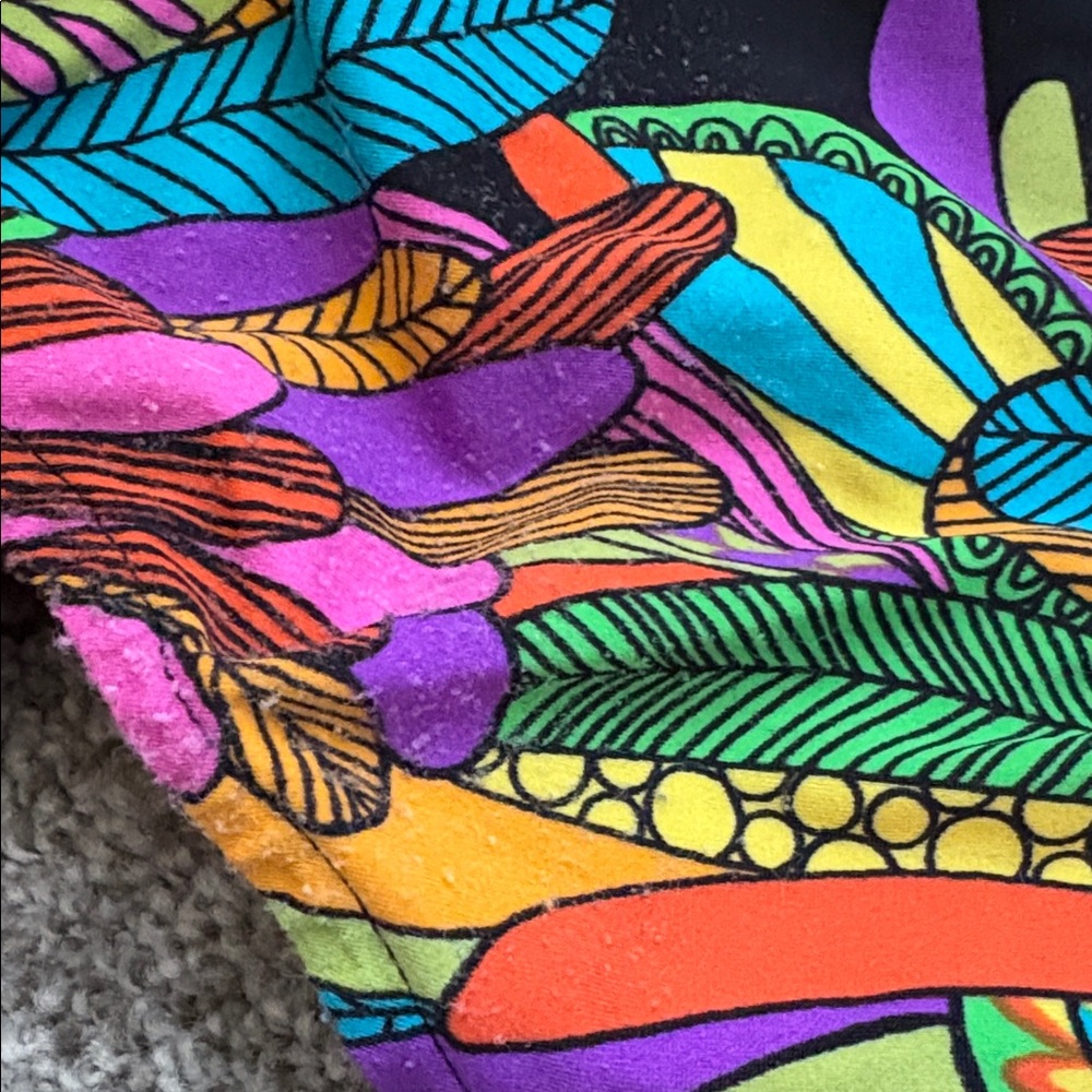 Colorful Patterned speedo - Picture 3 of 4